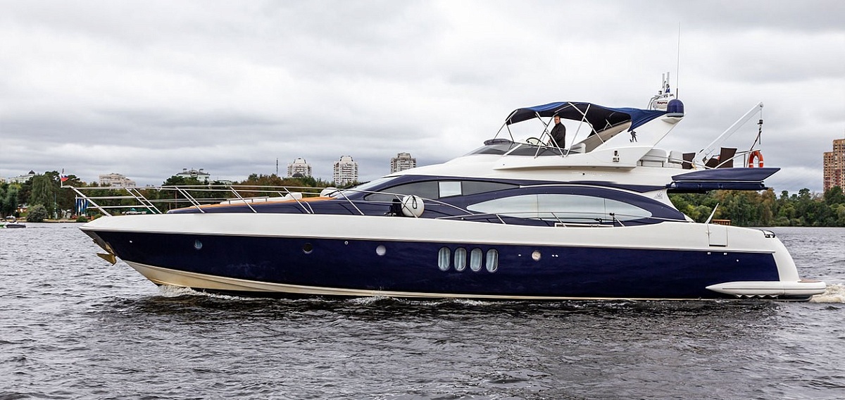 Аренда моторной яхты Azimut 68 В Москве